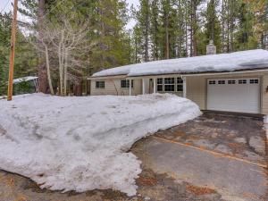 Sold 3 Beds 2 Baths Single Family in South Lake Tahoe!
